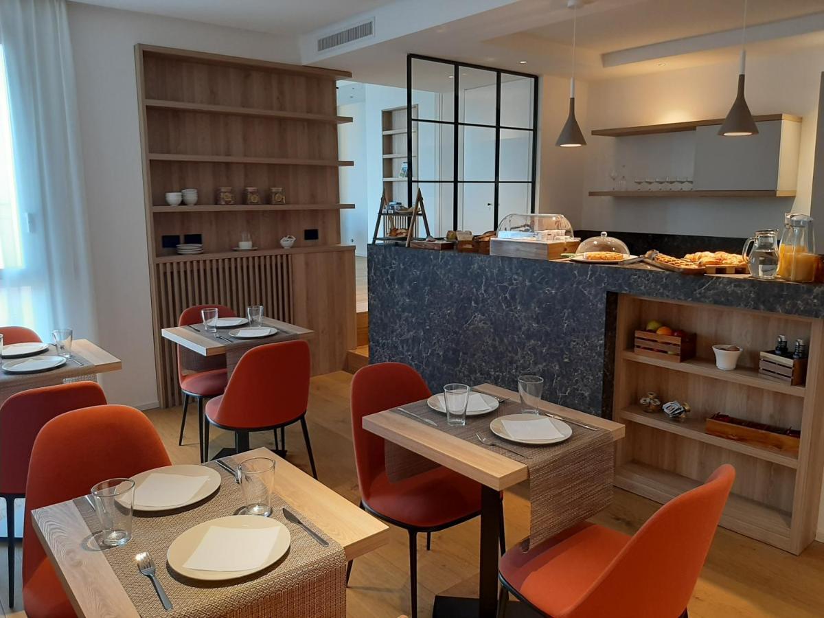 B&B Le Suites Di Costanza Cefalu Bagian luar foto