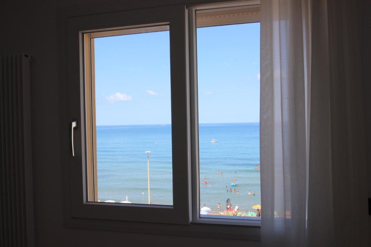 B&B Le Suites Di Costanza Cefalu Bagian luar foto