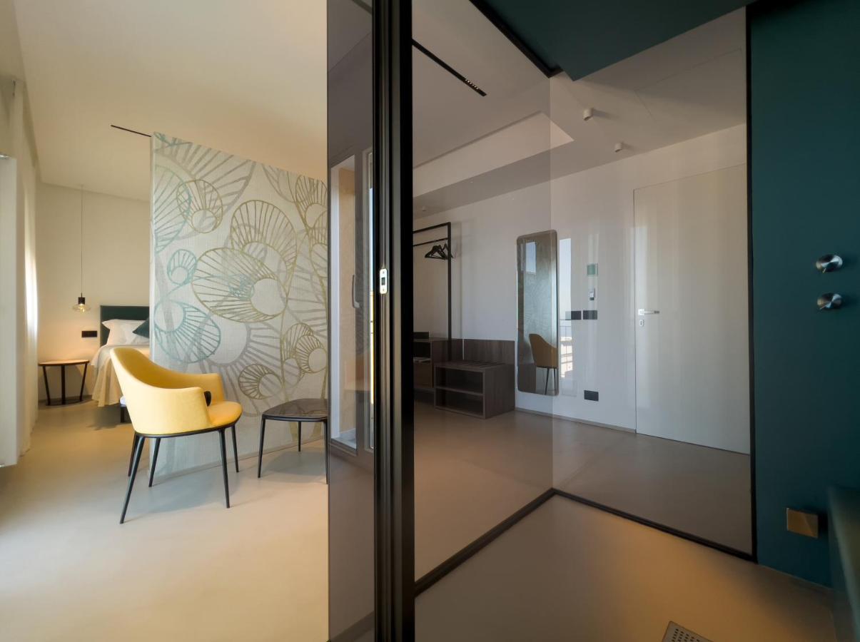 B&B Le Suites Di Costanza Cefalu Bagian luar foto