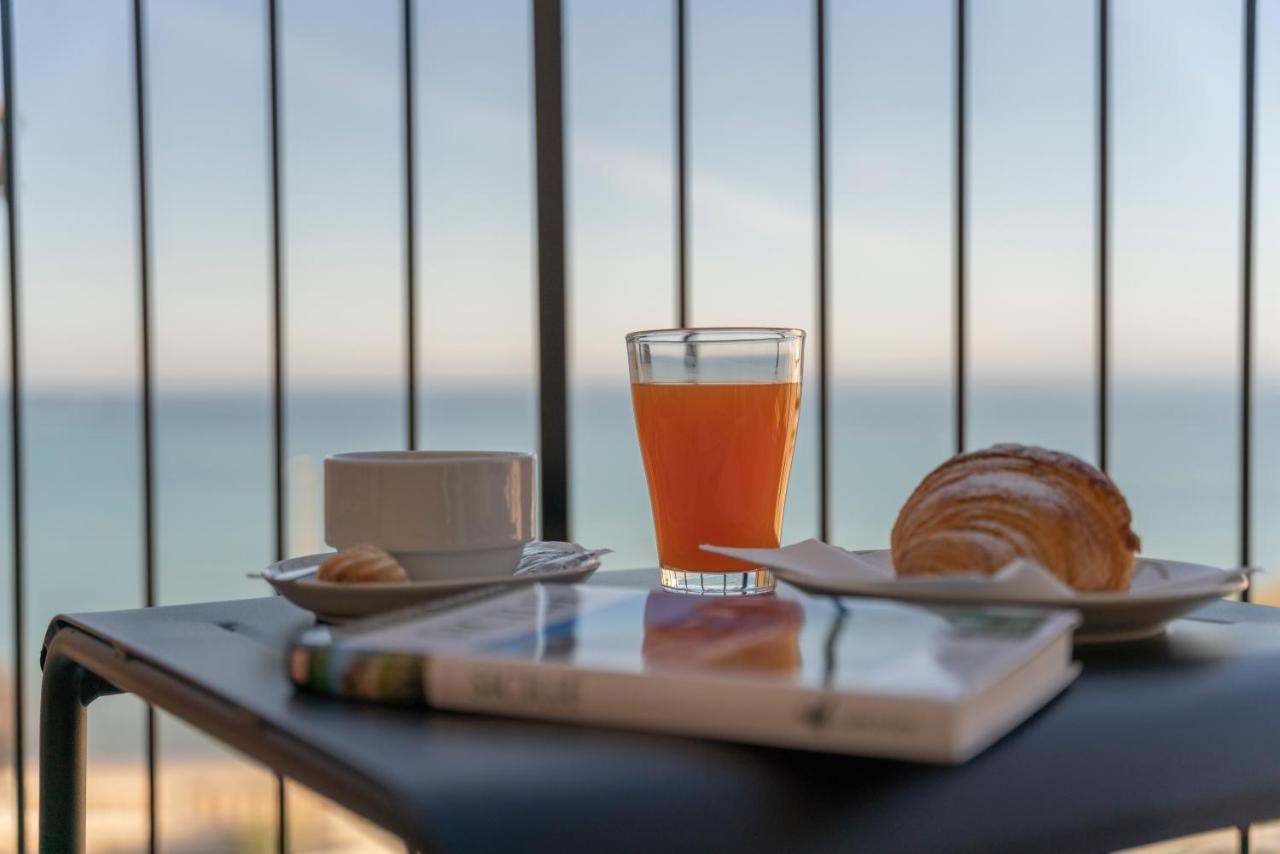 B&B Le Suites Di Costanza Cefalu Bagian luar foto