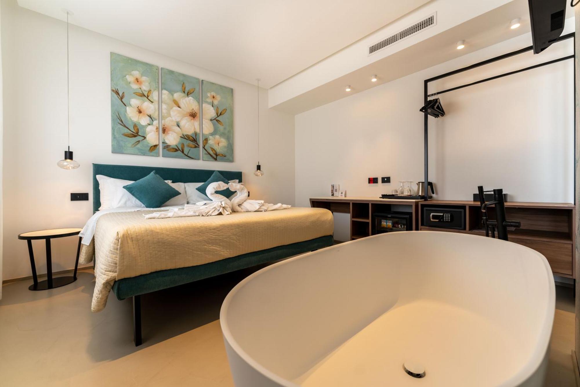 B&B Le Suites Di Costanza Cefalu Bagian luar foto