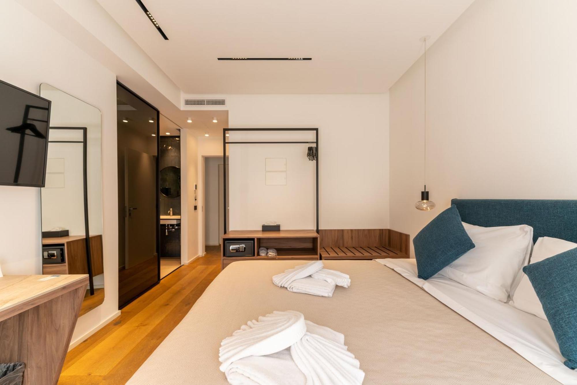 B&B Le Suites Di Costanza Cefalu Bagian luar foto