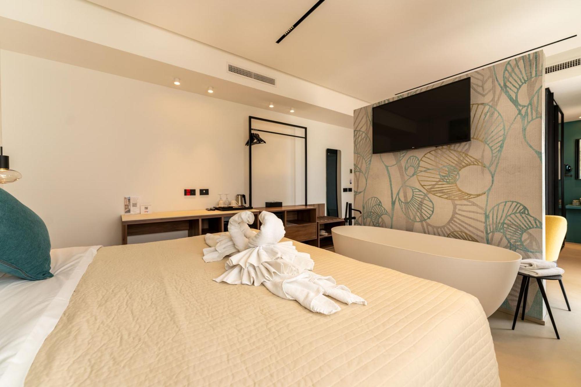 B&B Le Suites Di Costanza Cefalu Bagian luar foto
